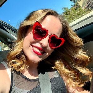 Meet your Posher, Maeve